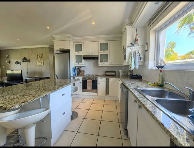 2 BEDROOM SECTIONAL TITLE FOR SALE IN MARINA MARTINIQUE